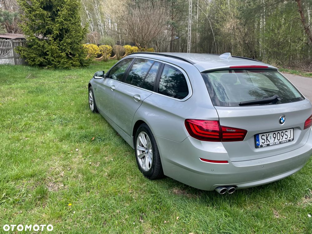 BMW Seria 5 525d Sport-Aut - 2
