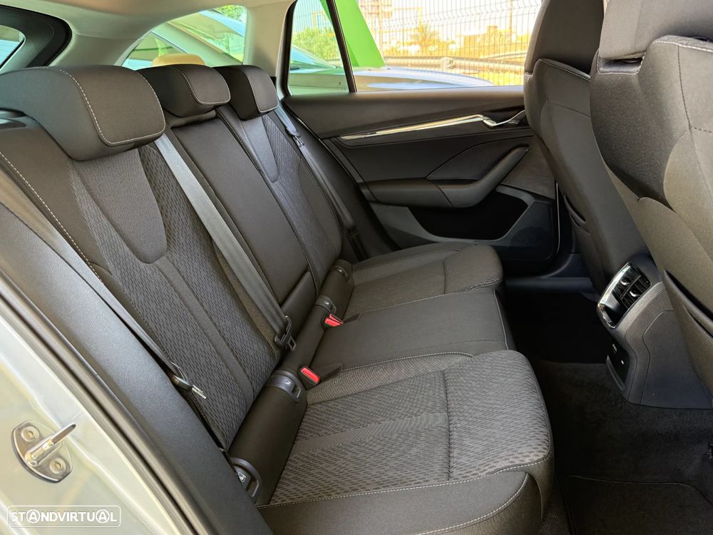 Skoda Octavia Break 2.0 TDI Style DSG - 22