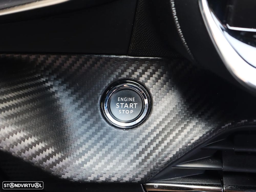 Peugeot e-208 GT - 20