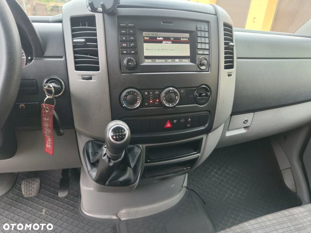 Mercedes-Benz Sprinter - 33