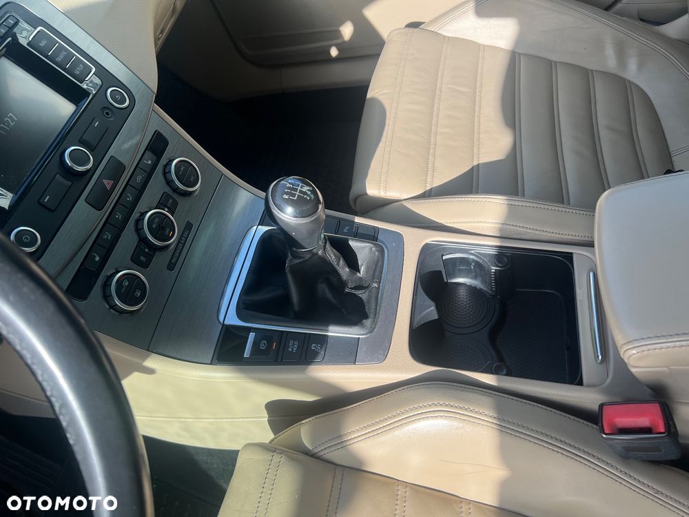 Volkswagen Passat 2.0 TDI BlueMotion Technology Highline - 10