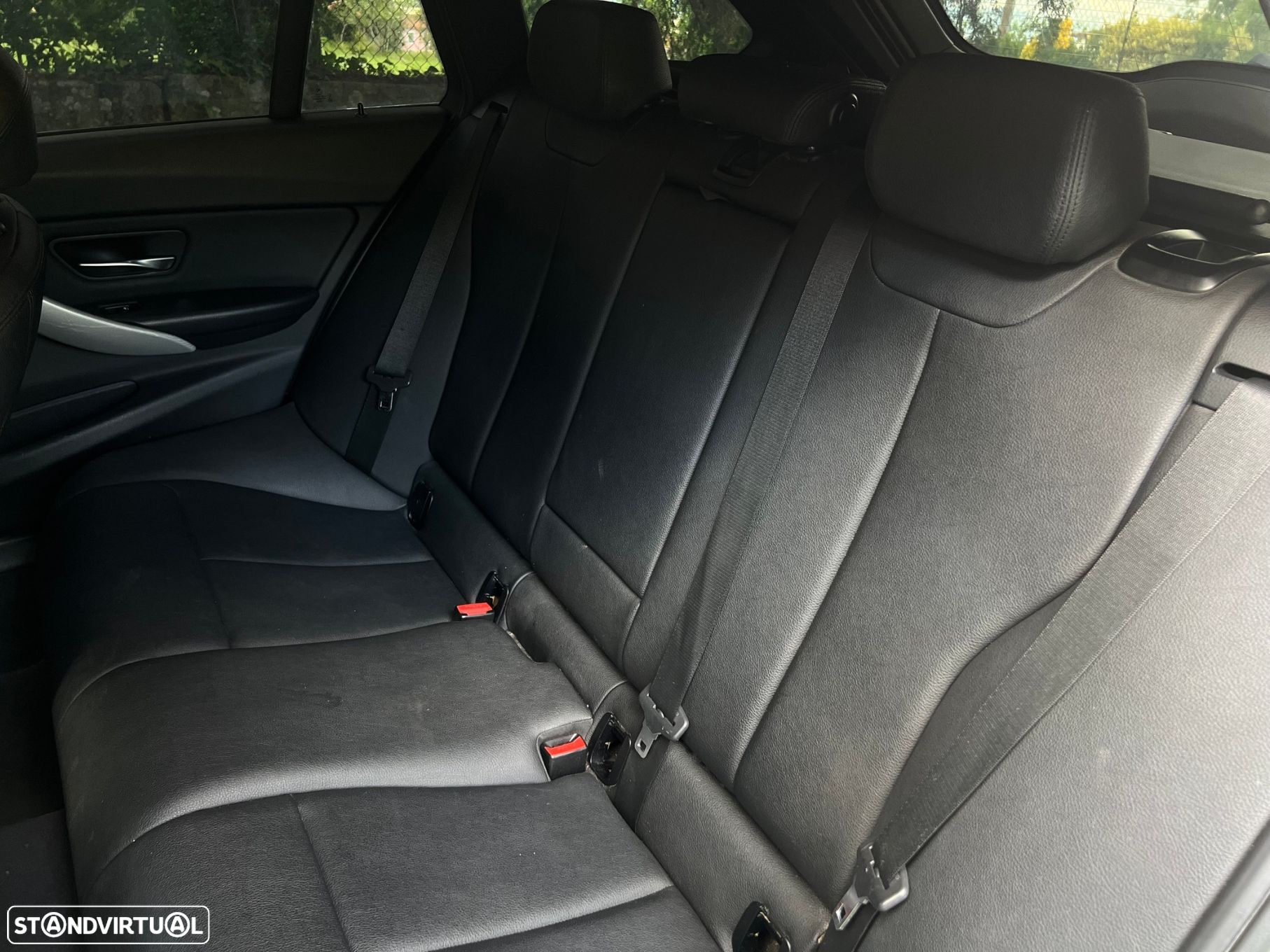 BMW 318 d Touring Pack M - 39