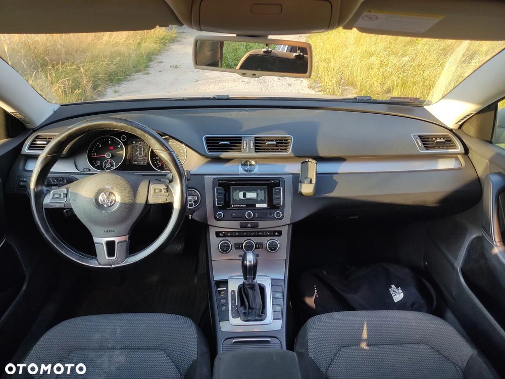 Volkswagen Passat 2.0 TDI DSG BlueMotion Technology Comfortline - 8