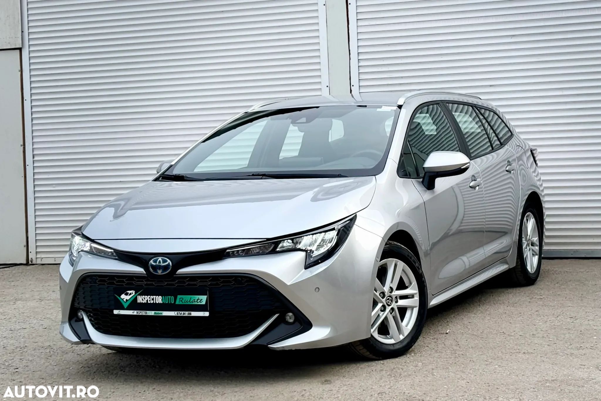 Toyota Corolla 1.8 HSD Dynamic - 1