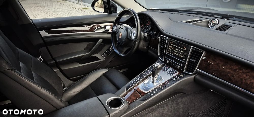 Porsche Panamera 4 - 31