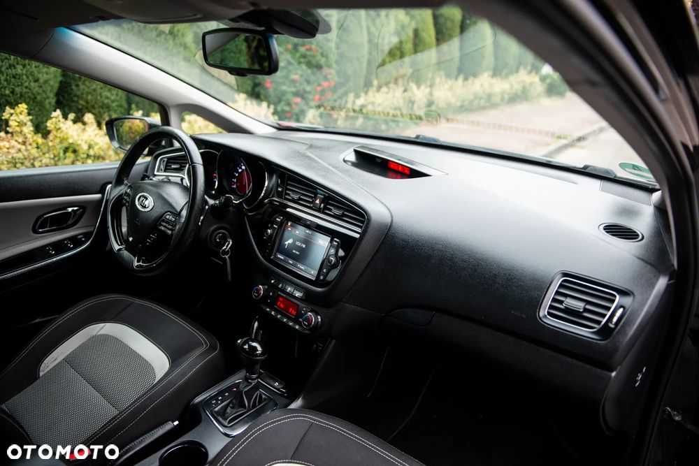 Kia Ceed 1.6 CRDi SCR L Business Line DCT - 38