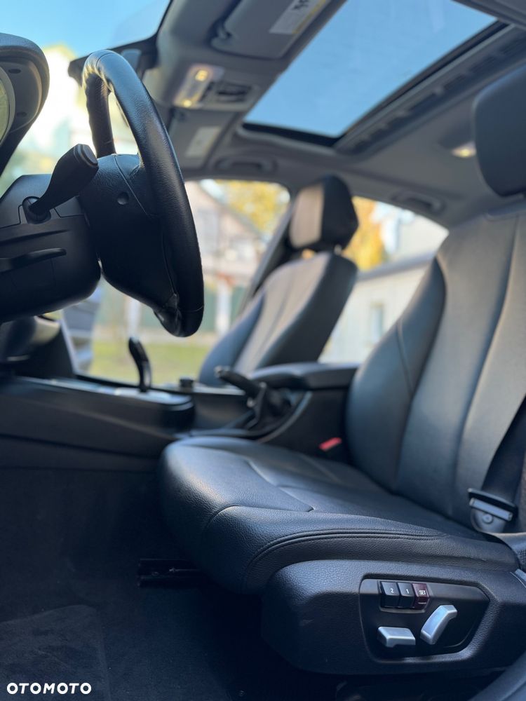 BMW Seria 3 320i xDrive - 8