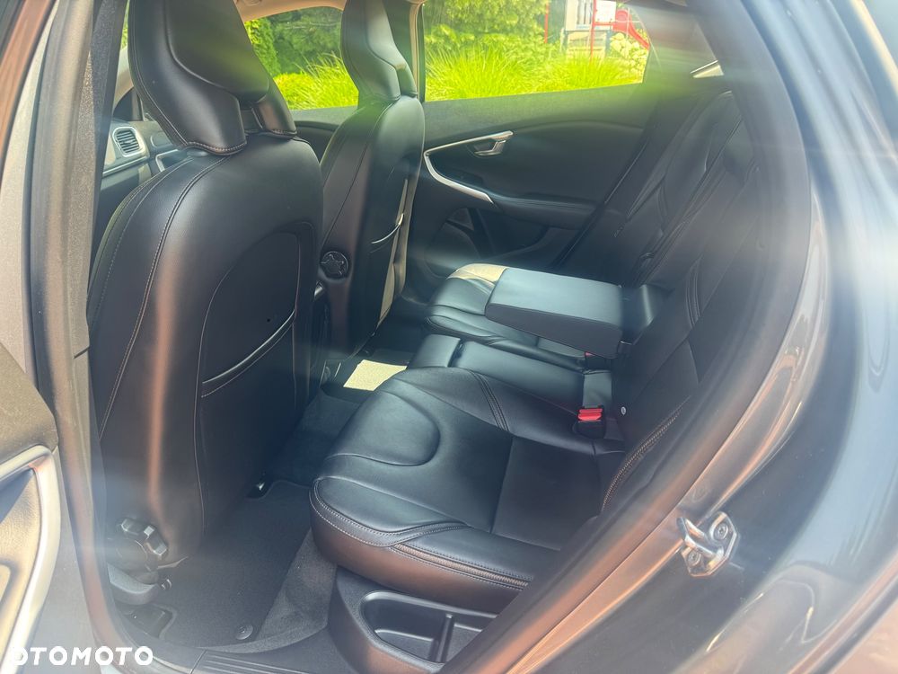 Volvo V40 T3 Geartronic Summum - 11