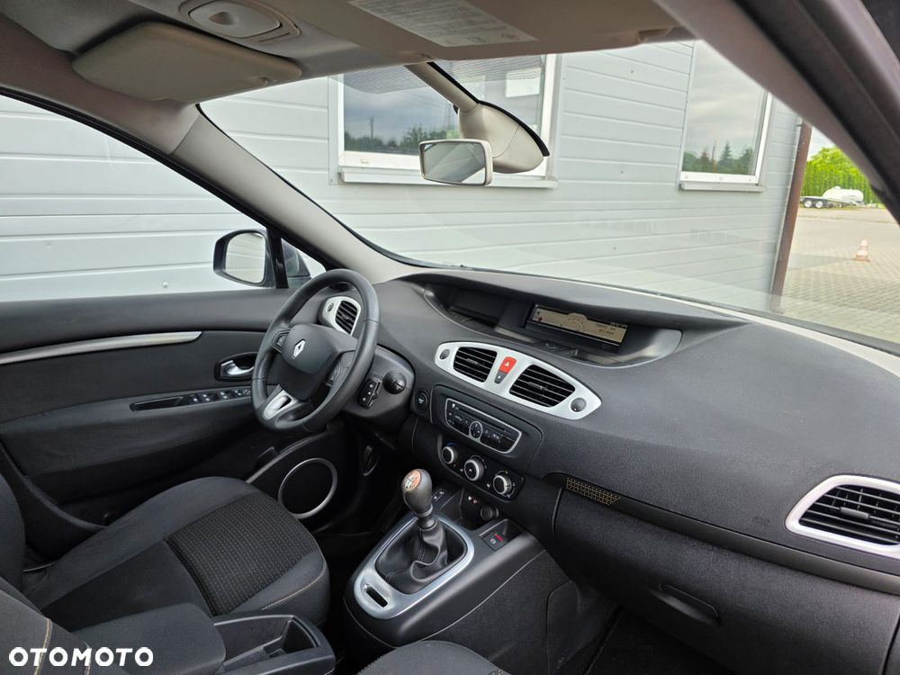 Renault Scenic 1.6 16V 110 Dynamique - 26