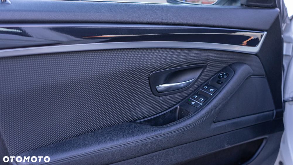 BMW Seria 5 - 32