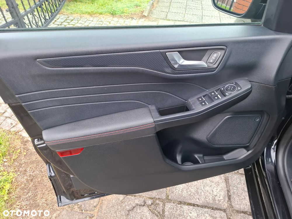 Ford Kuga 2.5 FHEV FWD ST-Line - 28