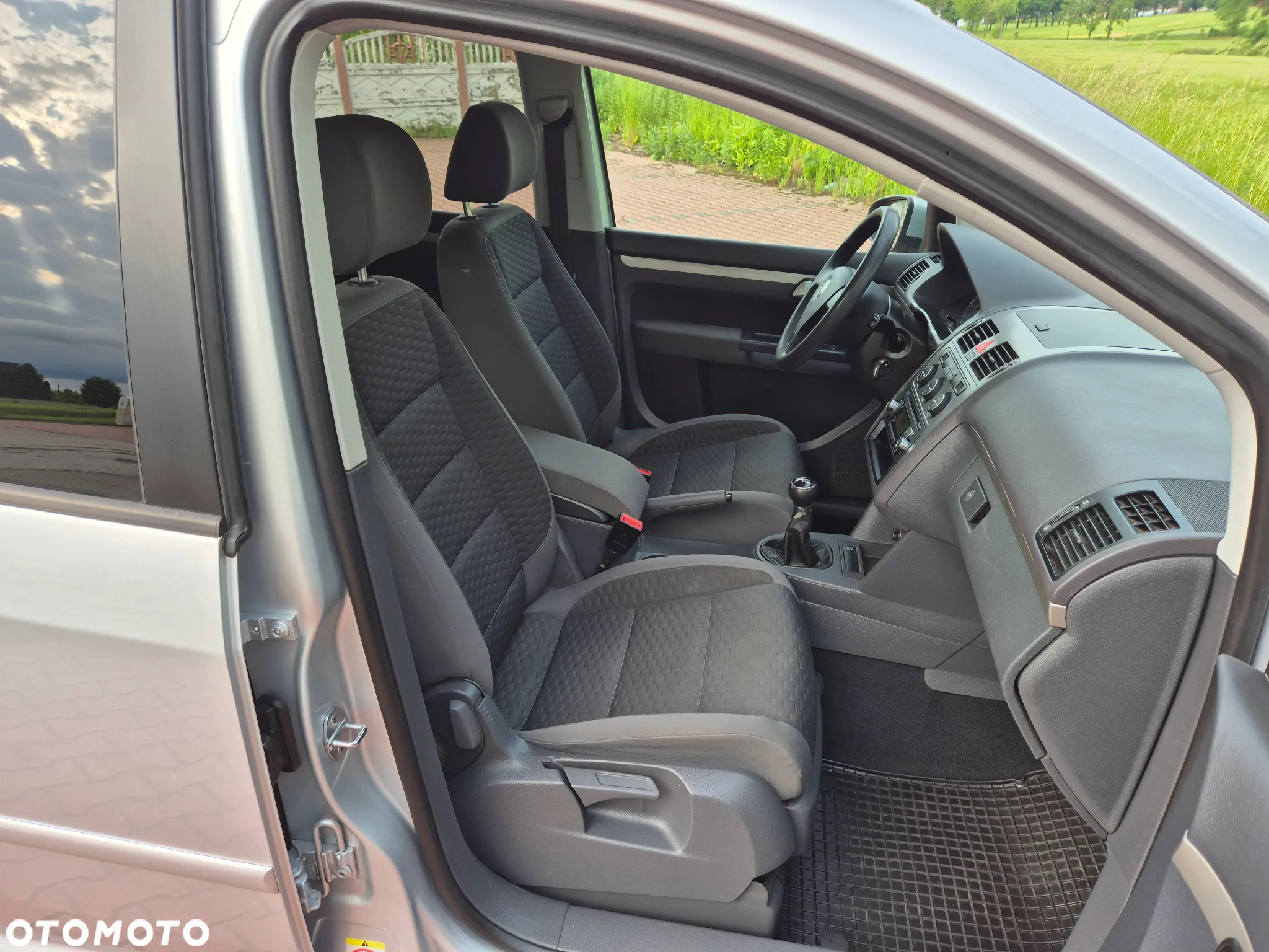 Volkswagen Touran 1.6 Conceptline - 20