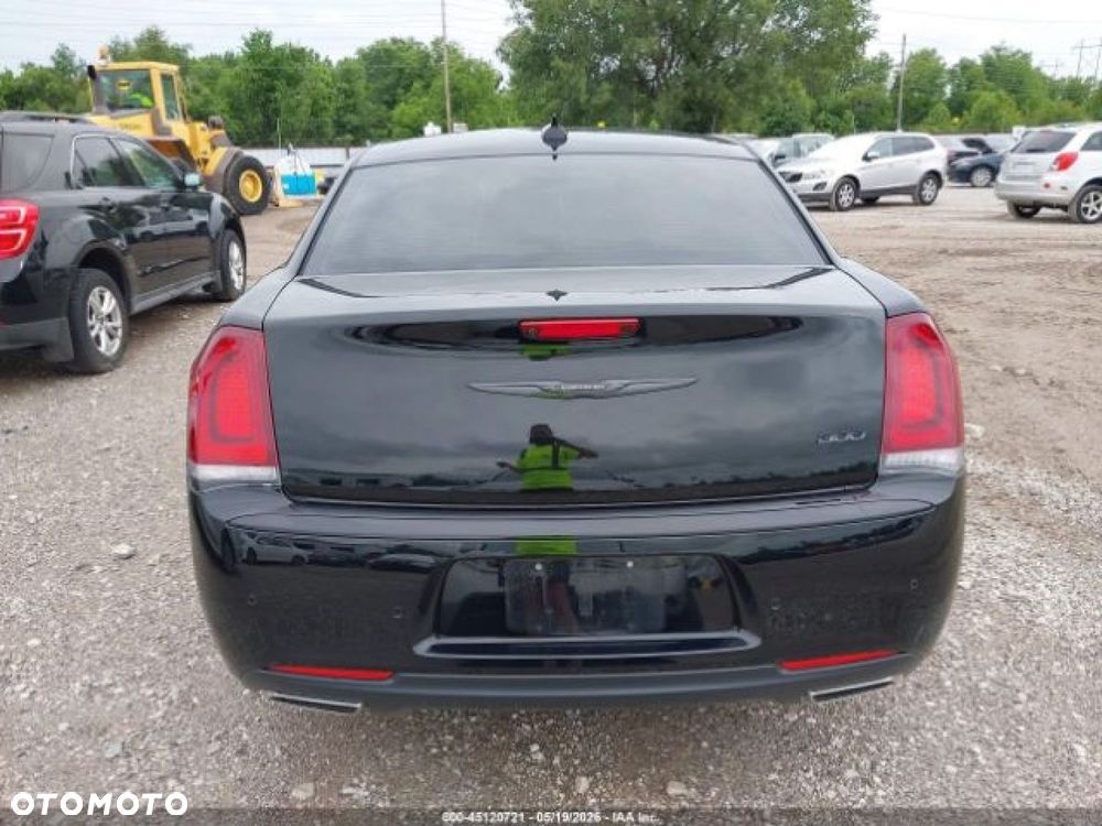 Chrysler 300 - 8