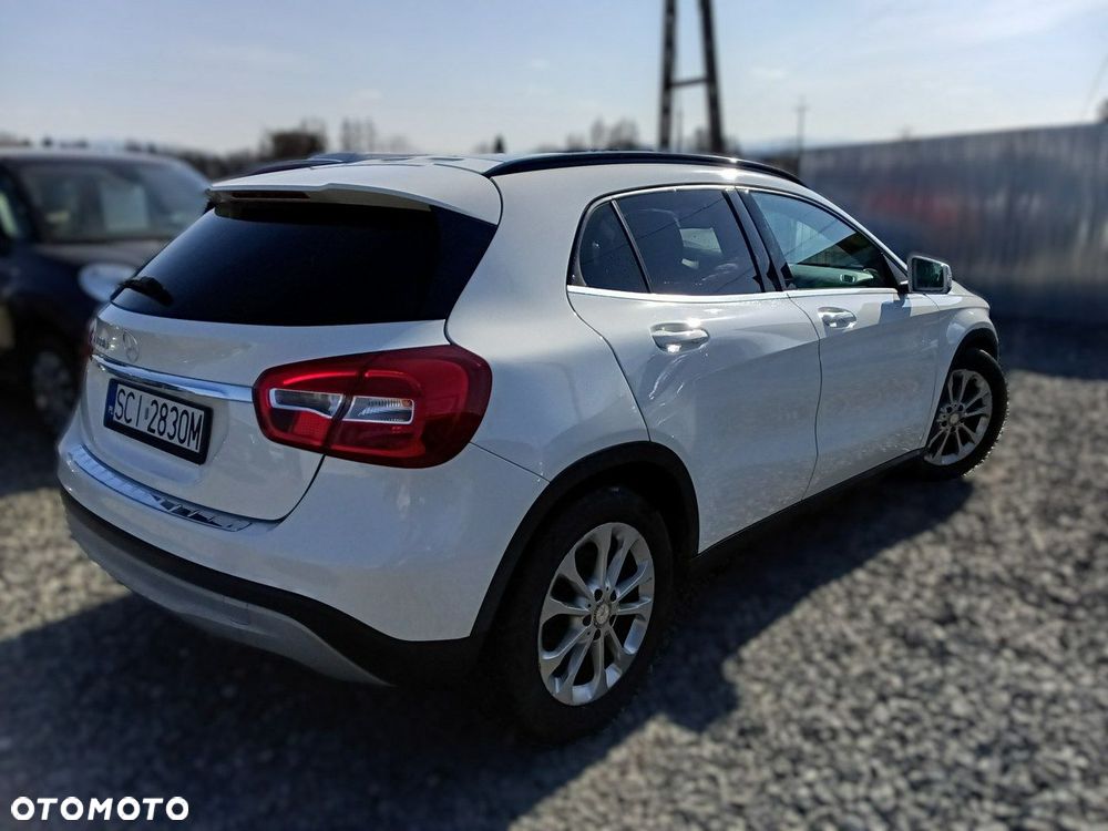 Mercedes-Benz GLA - 2