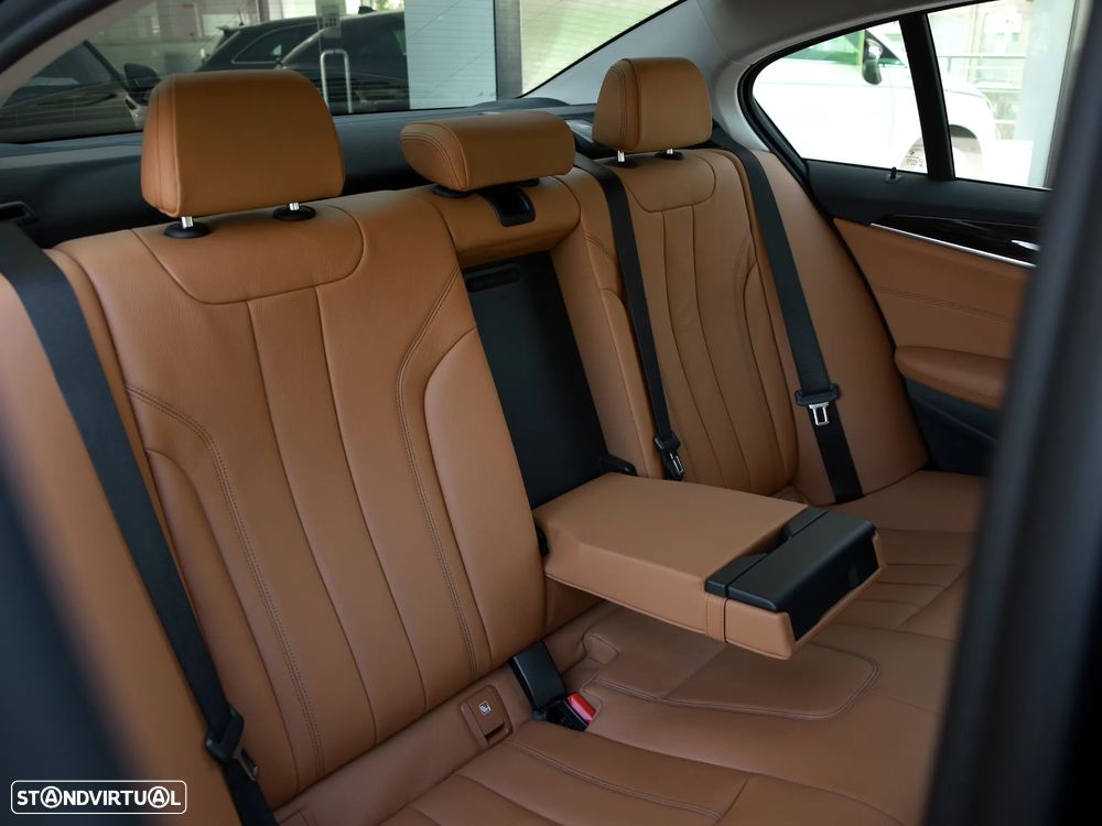 BMW 530 e iPerformance Line Luxury - 8