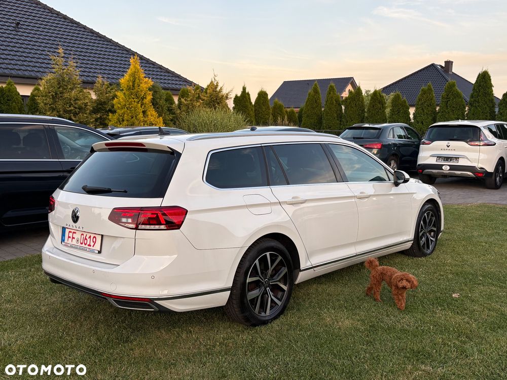 Volkswagen Passat Variant 2.0 TDI EVO Elegance DSG - 18