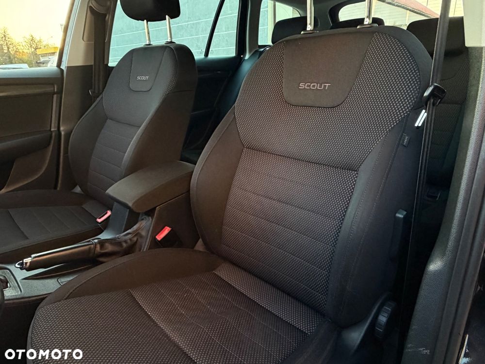 Skoda Octavia Combi 2.0 TDI (Green tec) 4x4 DSG Scout - 6