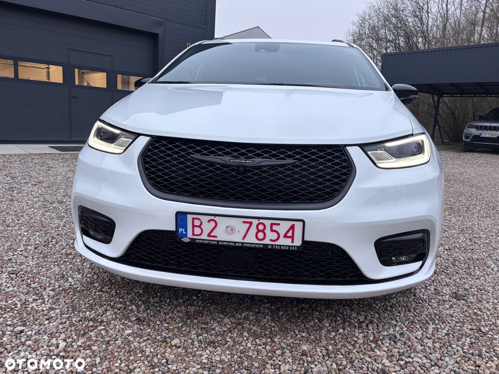 Chrysler Pacifica - 12