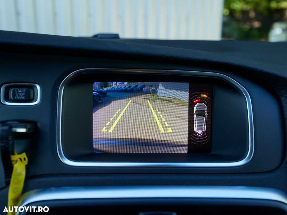 Volvo V40 D3 Geartronic Momentum - 33