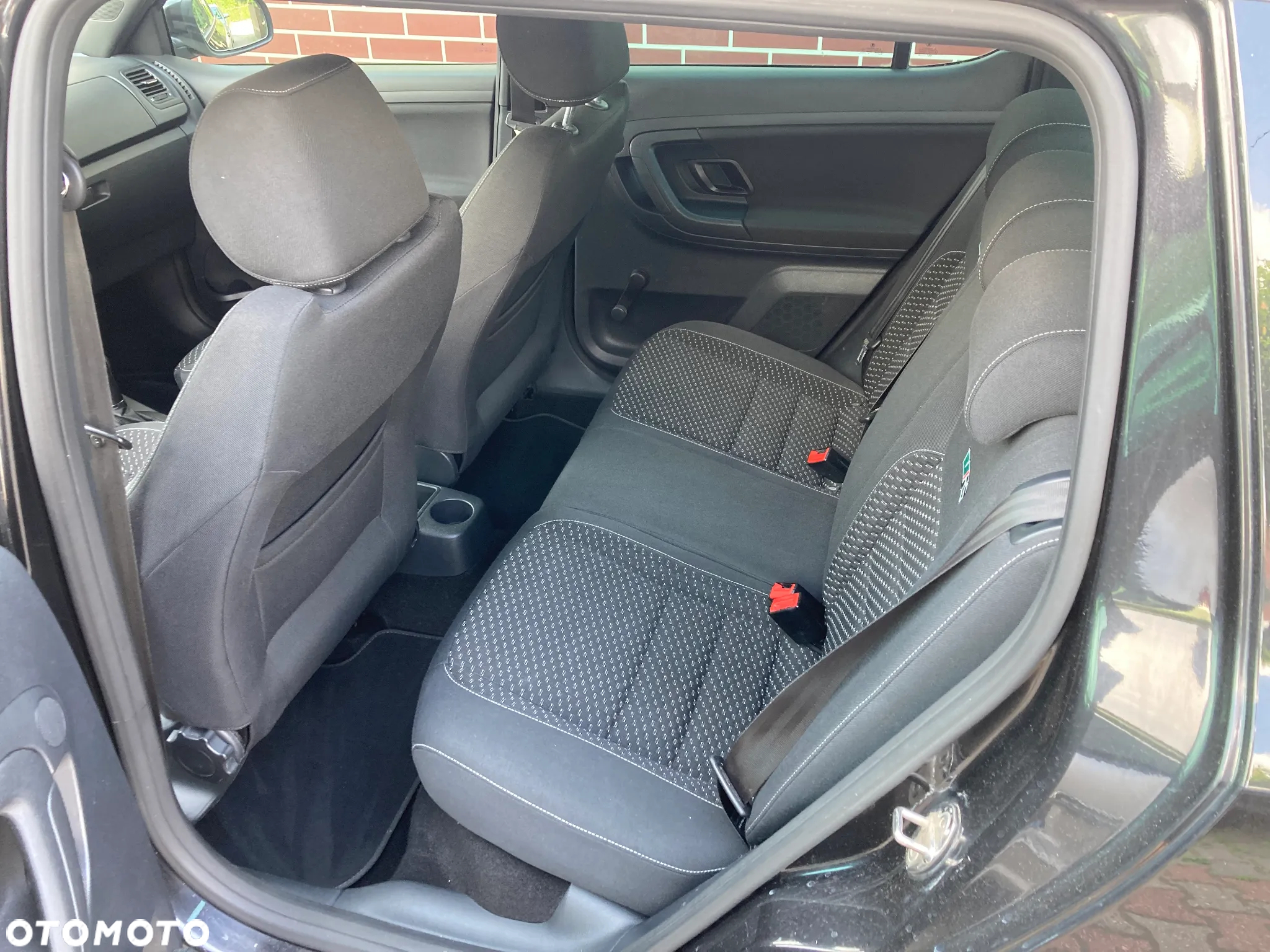 Skoda Fabia 1.4 TSI DSG RS - 12