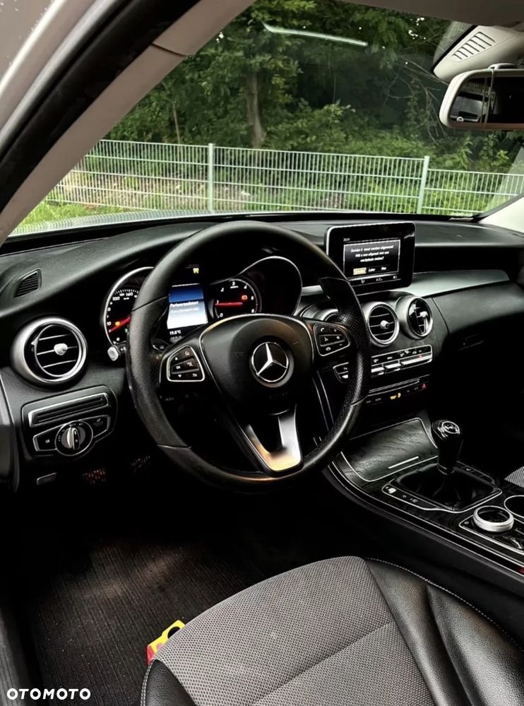 Mercedes-Benz Klasa C 180 d Avantgarde - 13