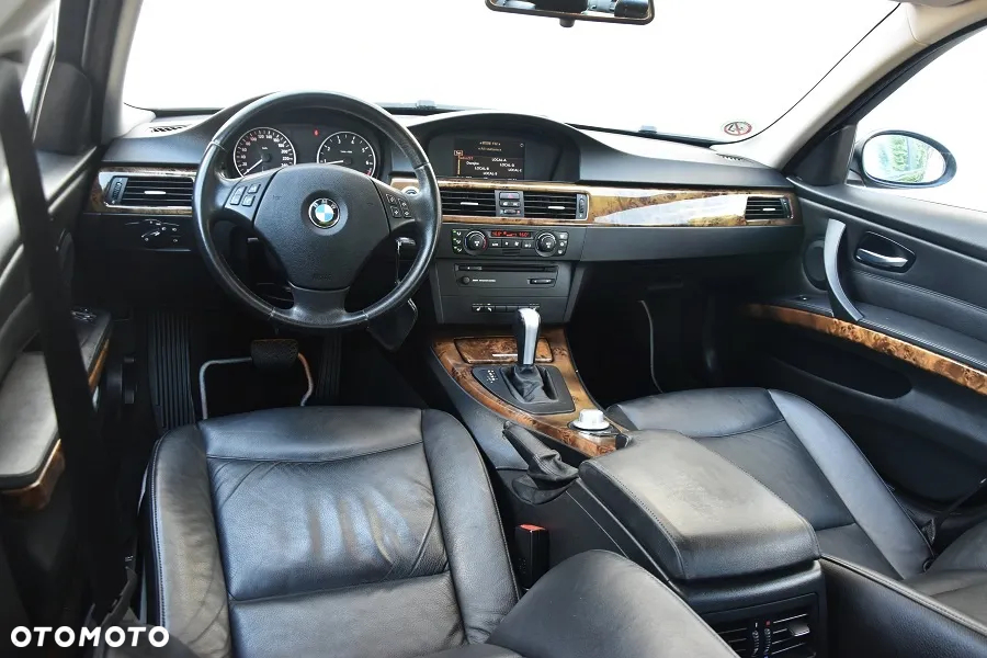 BMW Seria 3 320i - 17
