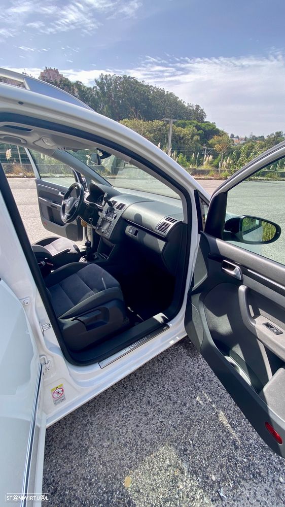 VW Touran 2.0 TDI Blue.Highline 7L - 22