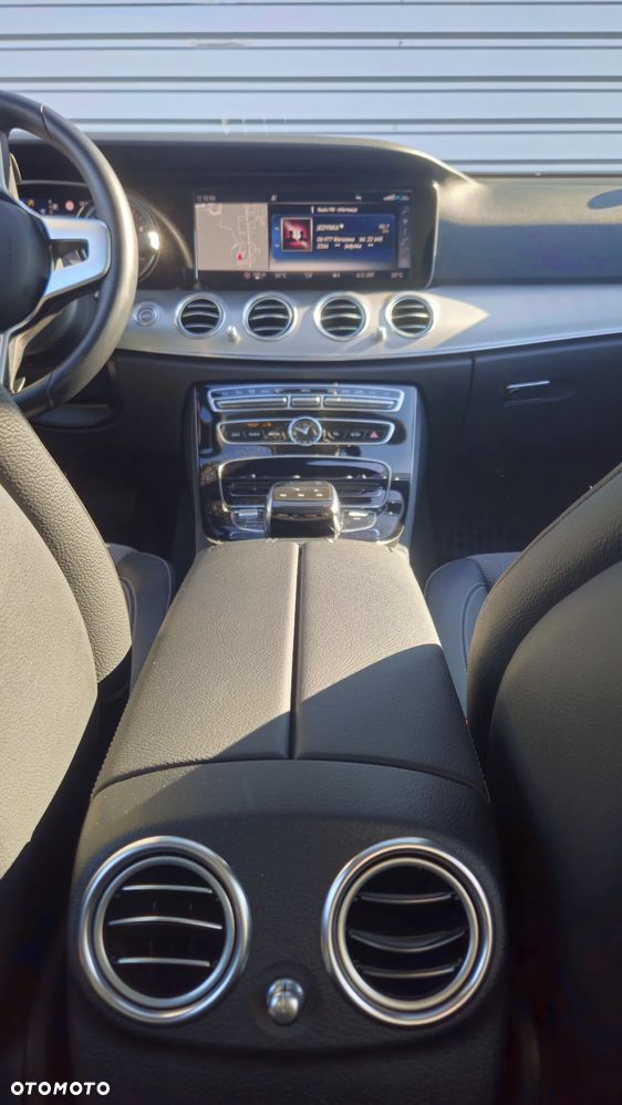 Mercedes-Benz Klasa E 200 4-Matic 9G-TRONIC - 8