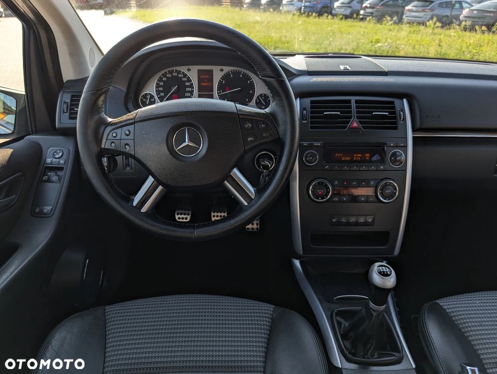 Mercedes-Benz Klasa B 170 Special Edition - 27