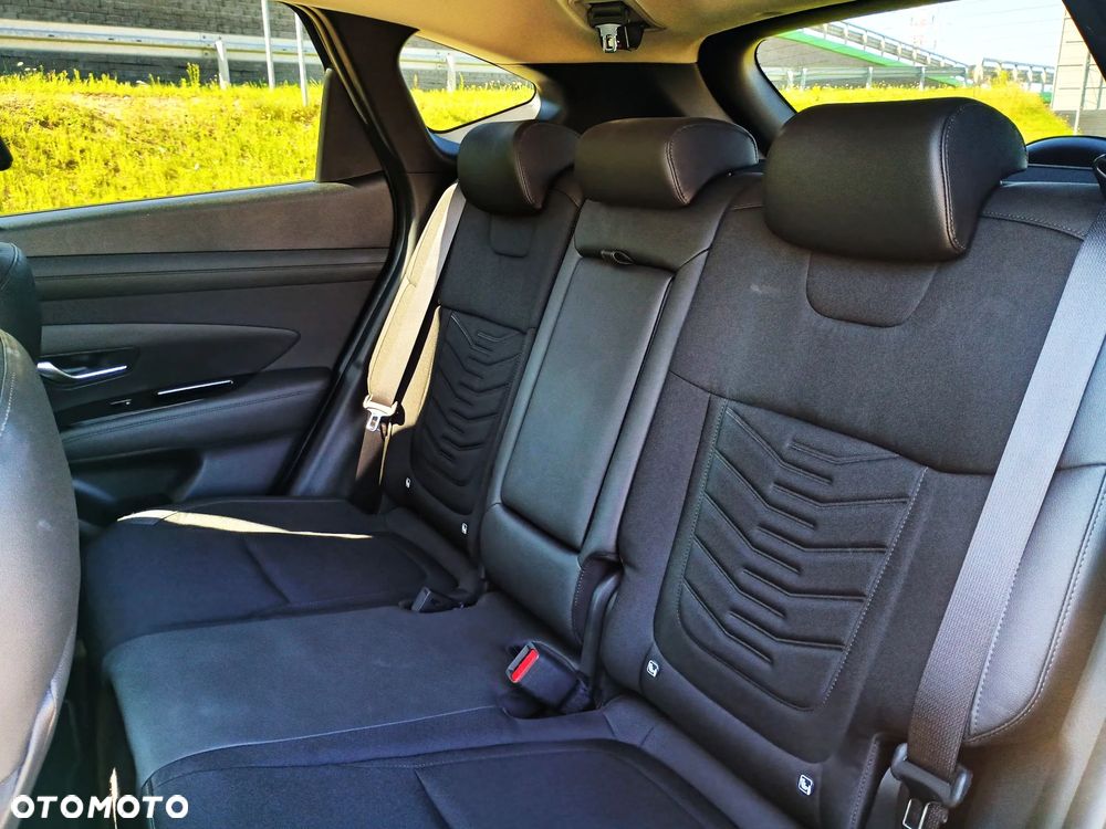 Hyundai Tucson 1.6 T-GDi HEV Executive 2WD - 17