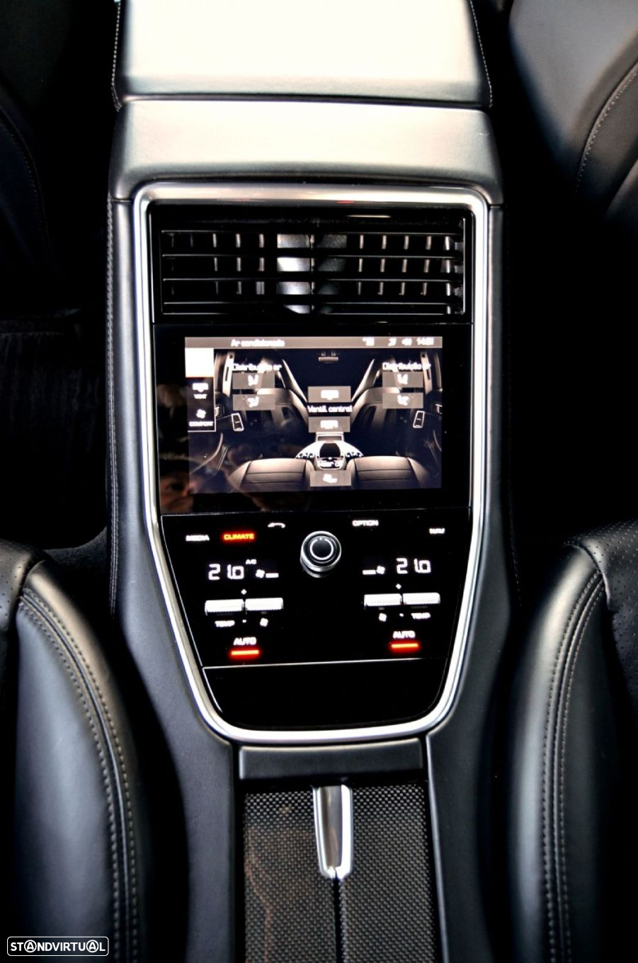 Porsche Panamera 4 E-Hybrid - 23