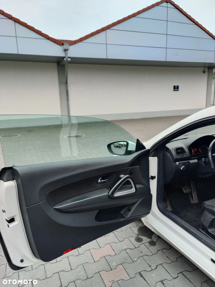 Volkswagen Scirocco 2.0 TDI DSG - 13