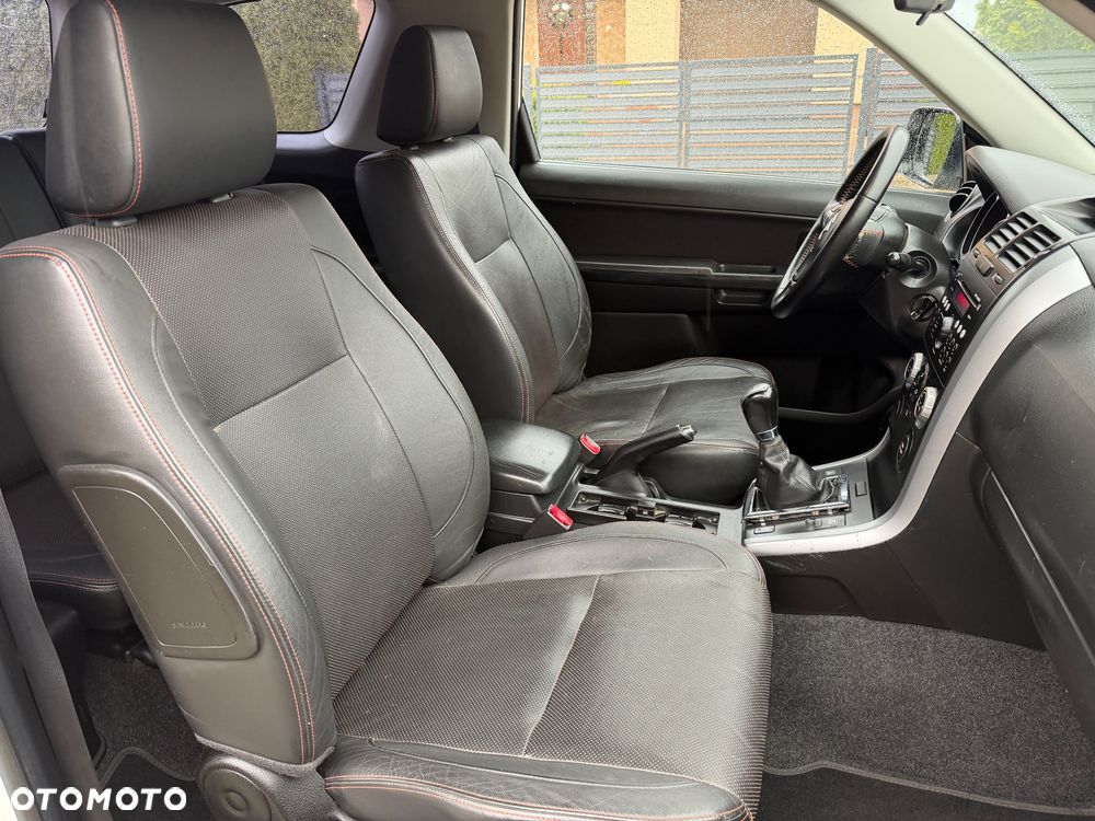 Suzuki Grand Vitara 1.6 Black&White - 36