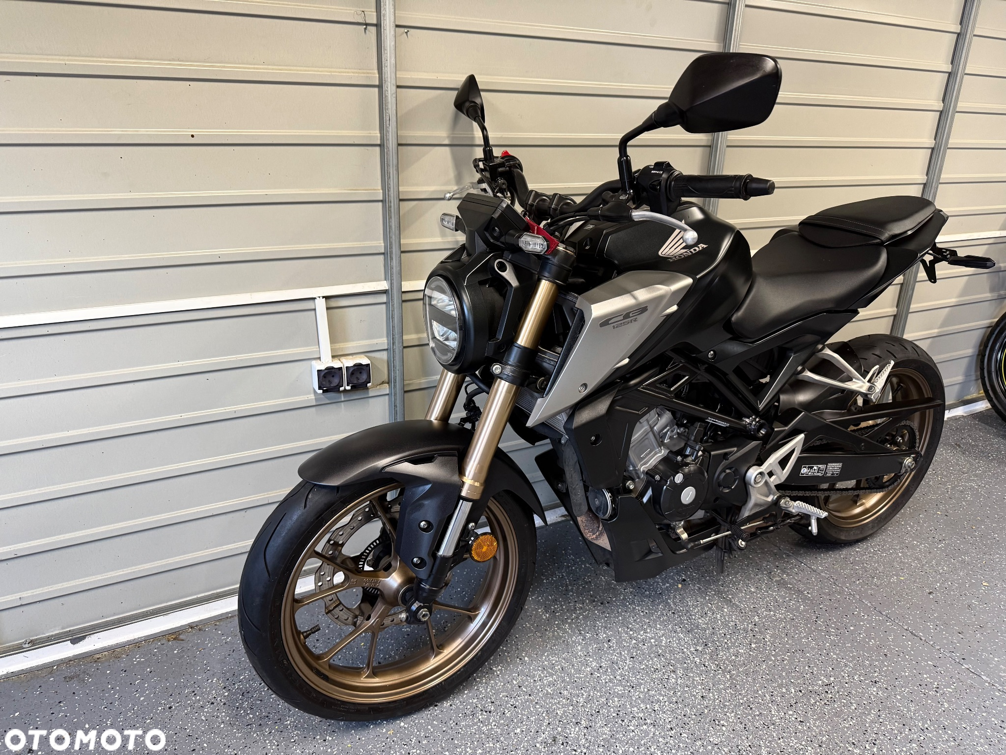 Honda CB - 8