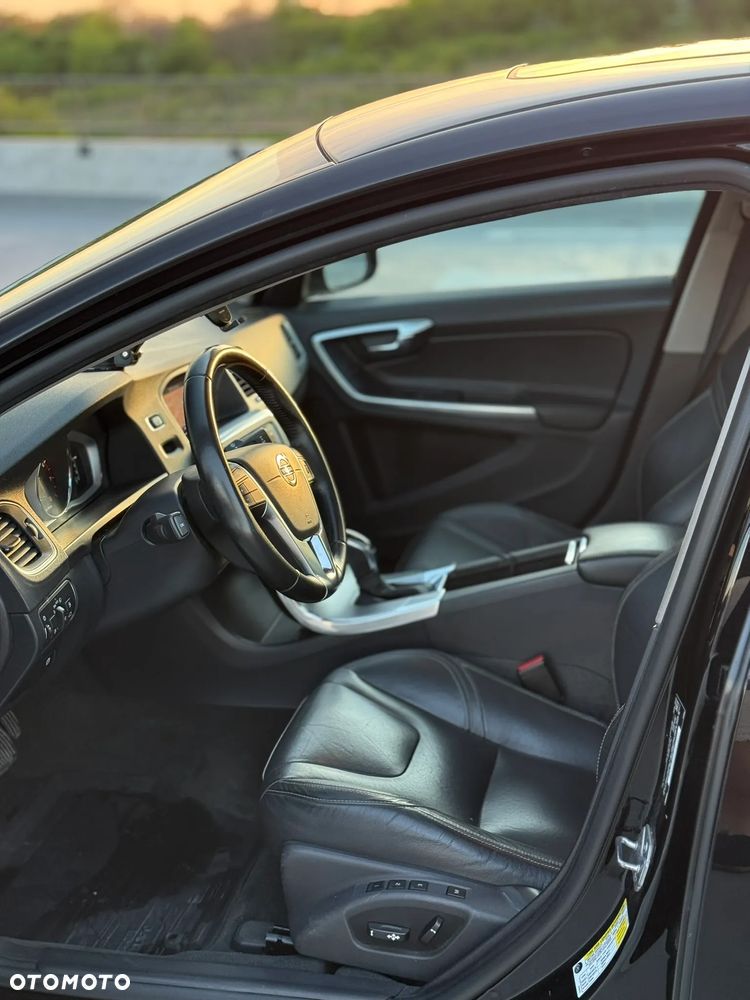 Volvo S60 T5 Geartronic RDesign - 16