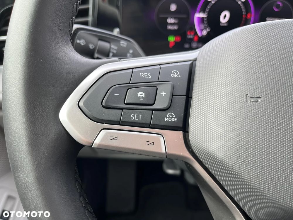 Volkswagen Passat - 12
