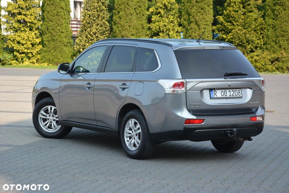 Mitsubishi Outlander 2.2 DID Intense + - 15