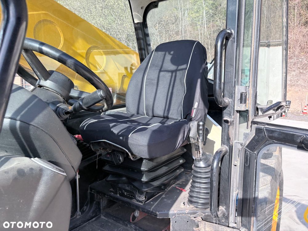 JCB 531-70 Agri - 12
