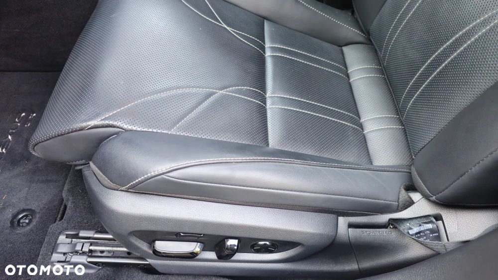 Lexus ES 300h Prestige - 11