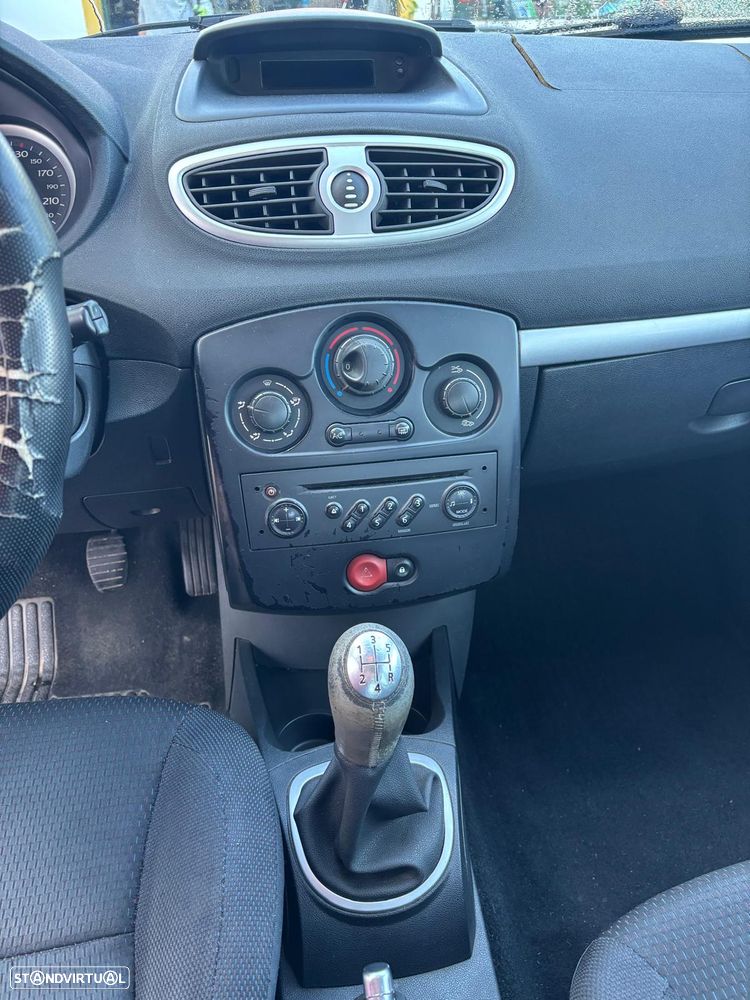 Renault Clio 1.5 dCi Confort - 11