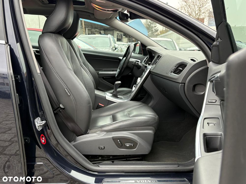 Volvo V60 D3 Summum - 9