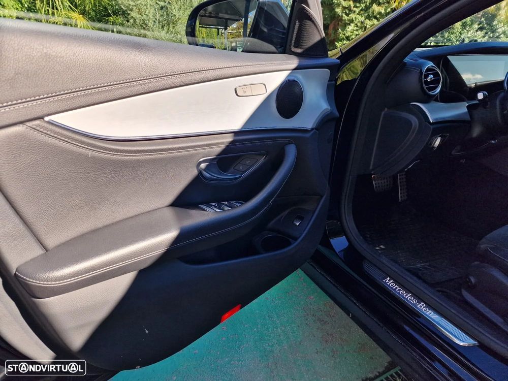 Mercedes-Benz E 300 de AMG Line - 25