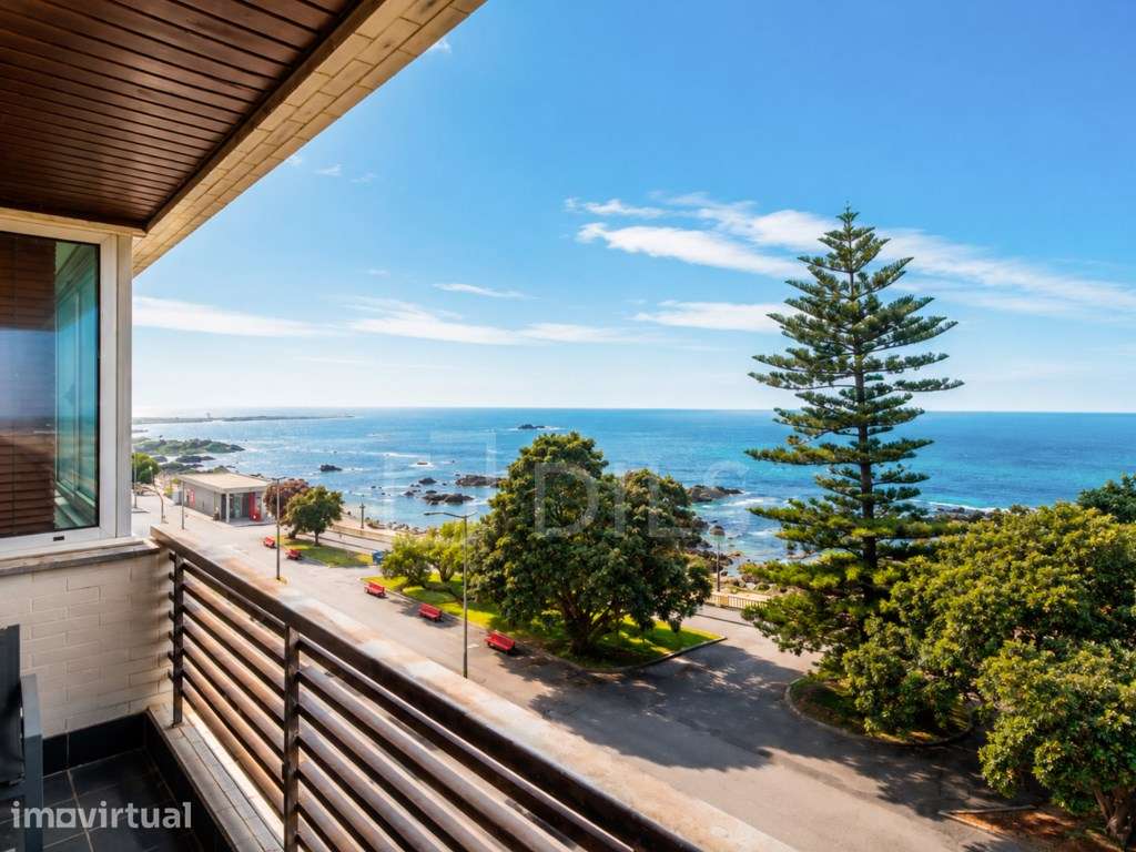 Apartamento T3 na primeira linha de Mar, na Foz - Grande imagem: 2/20