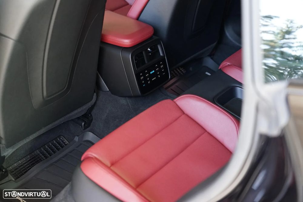 Porsche Taycan Turbo - 26