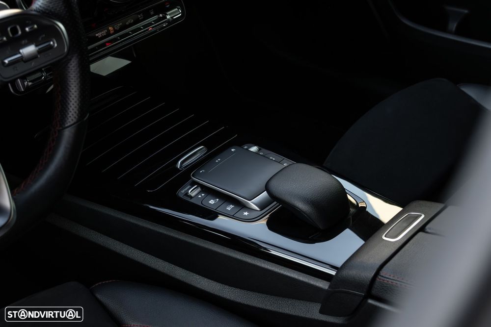 Mercedes-Benz A 250 e AMG Line - 20