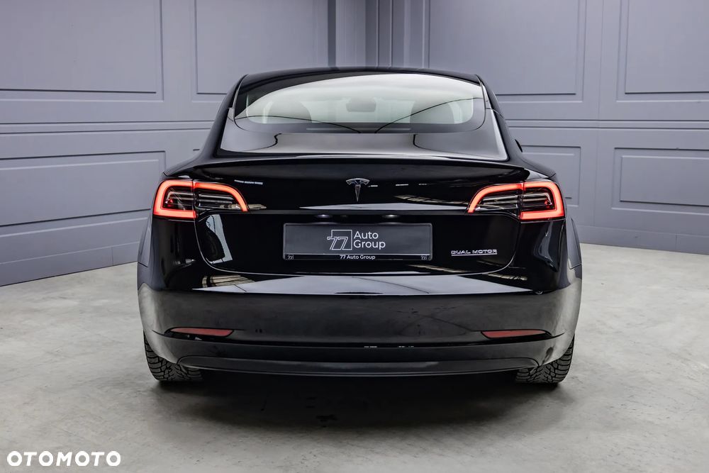 Tesla Model 3 - 32