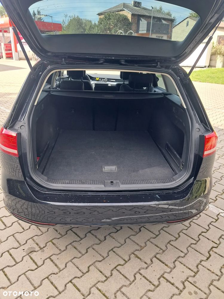 Volkswagen Passat - 15