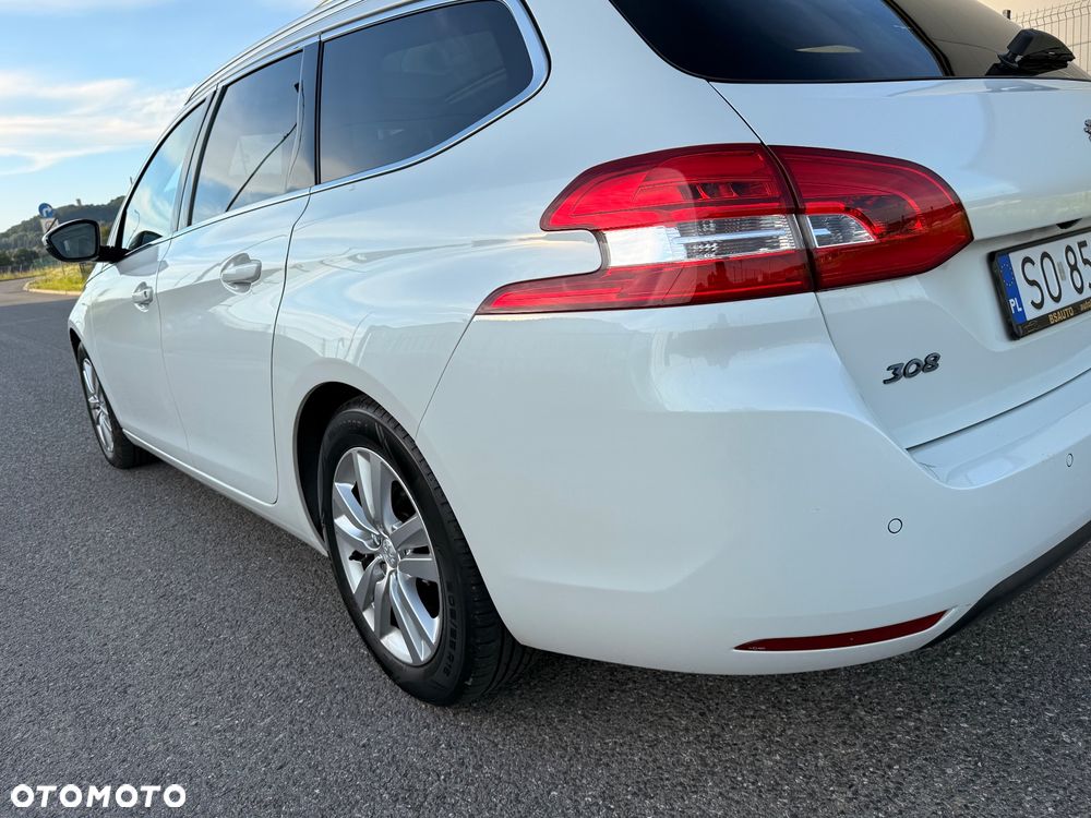 Peugeot 308 1.6 BlueHDi Allure S&S - 17