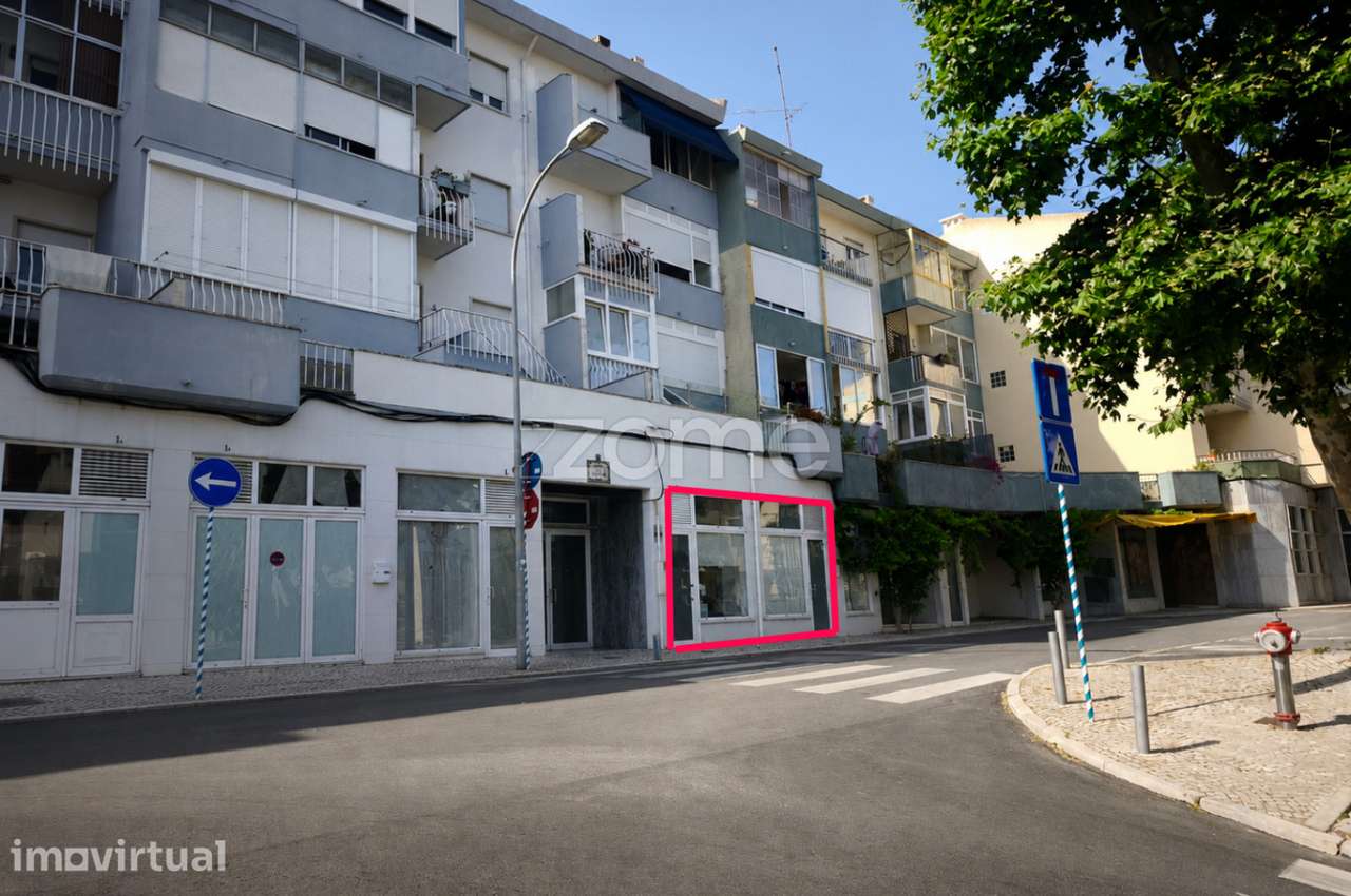 Loja com 102 m2, localizado na Cruz Quebrada – Dafundo - Lisboa - Grande imagem: 2/18
