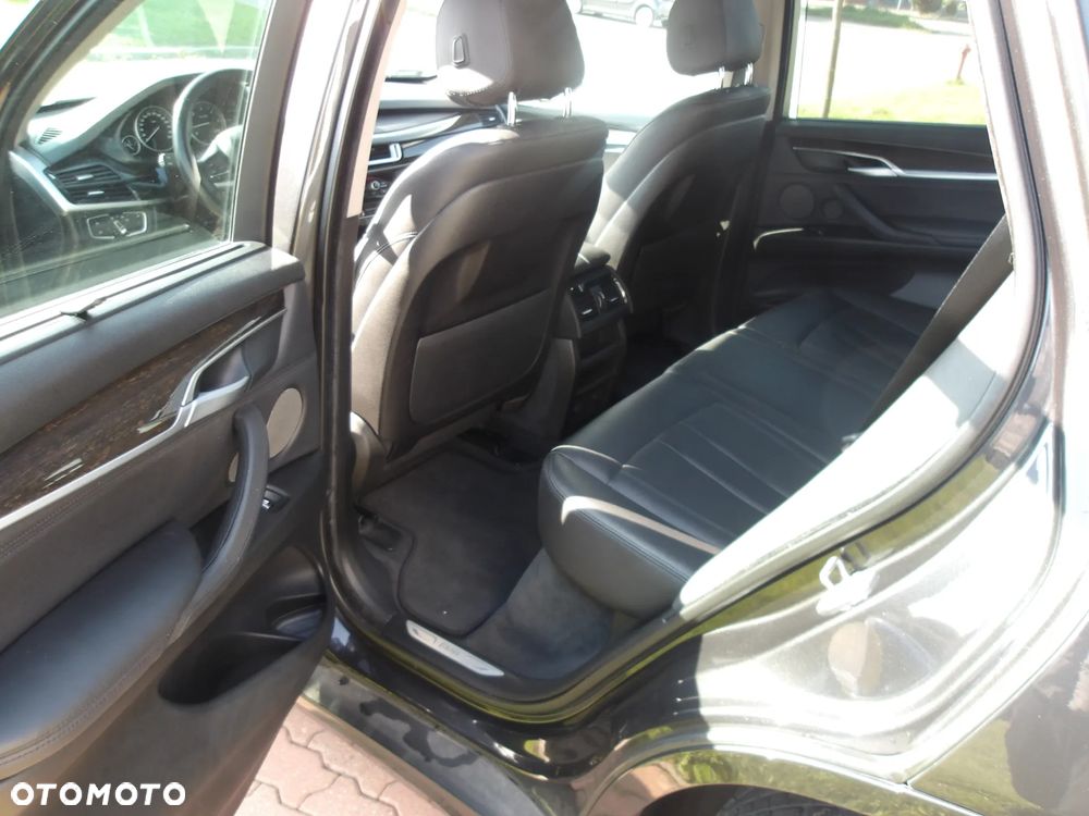 BMW X5 xDrive40d - 17
